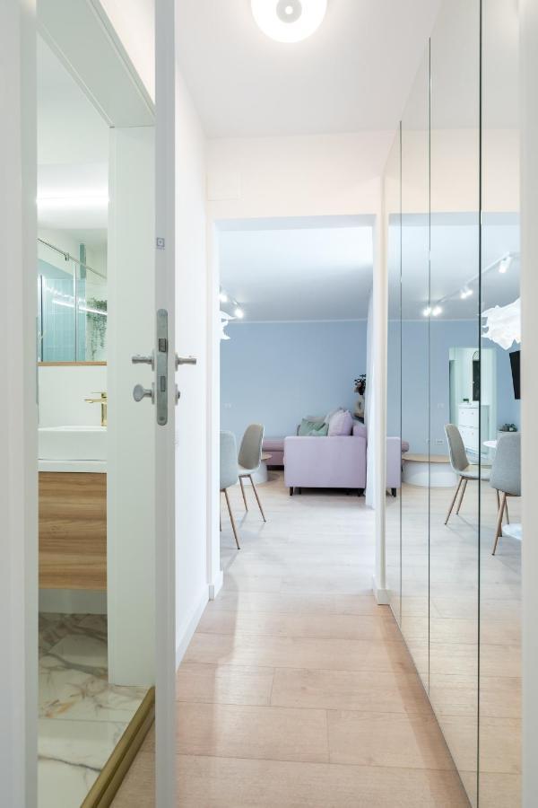 Candy Land Downtown Apartment Boekarest Buitenkant foto