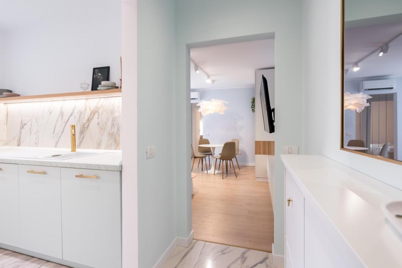 Candy Land Downtown Apartment Boekarest Buitenkant foto